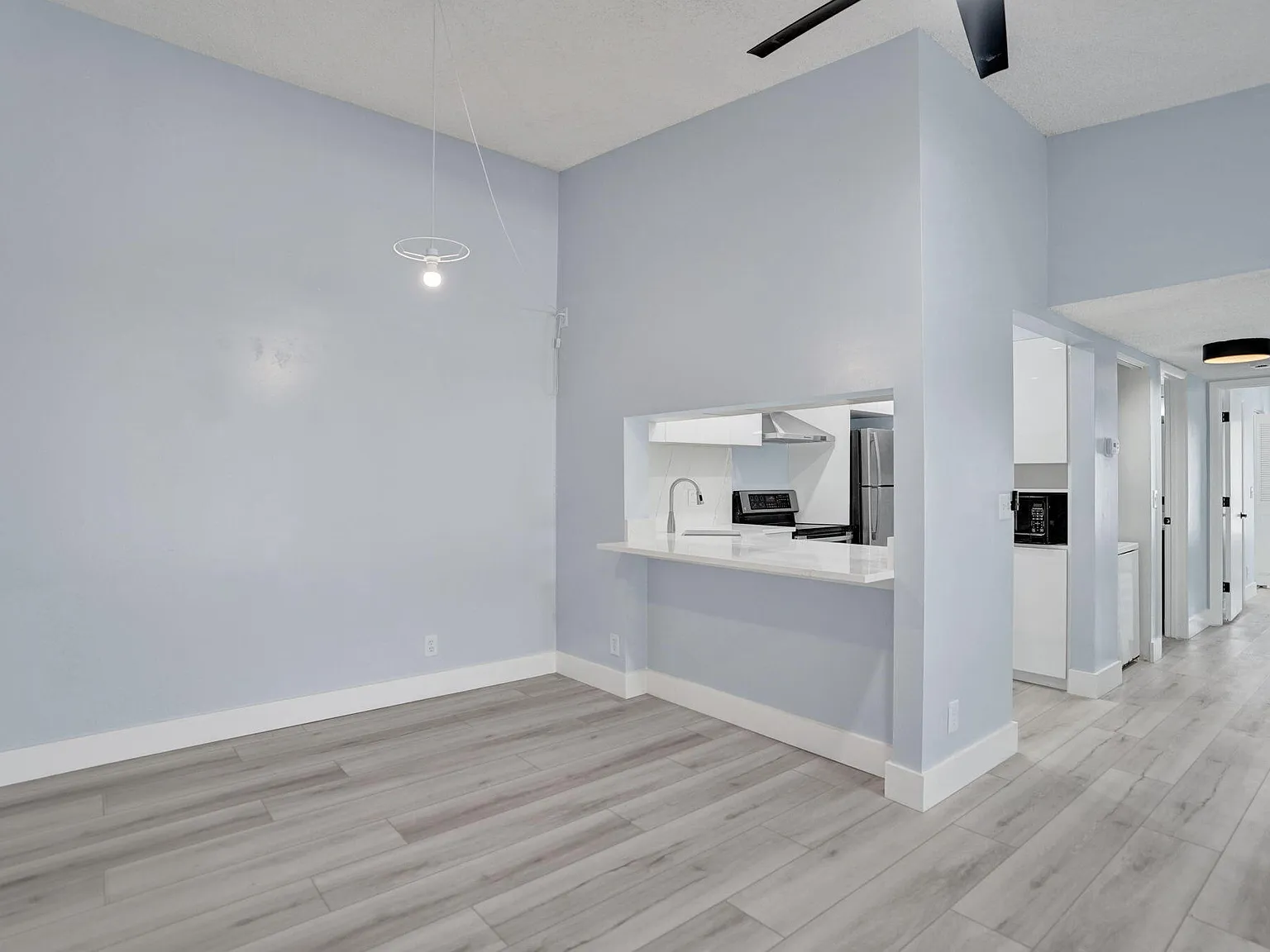 2 bed, 2.0 bath, 1005 sqft, $2,200 — Photo 4