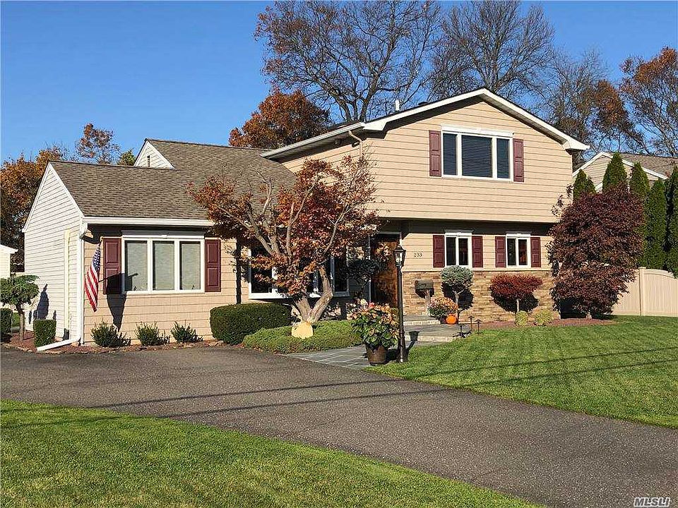1st image of 233 Curtin Ave