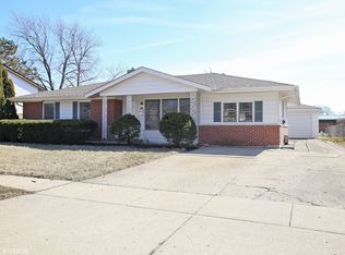 281 Laurel St, Elk Grove Village, IL 60007