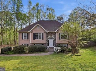 1235 Smoke Hill Ln, Hoschton, GA 30548