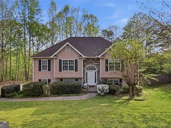 1235 Smoke Hill Ln, Hoschton, GA 30548