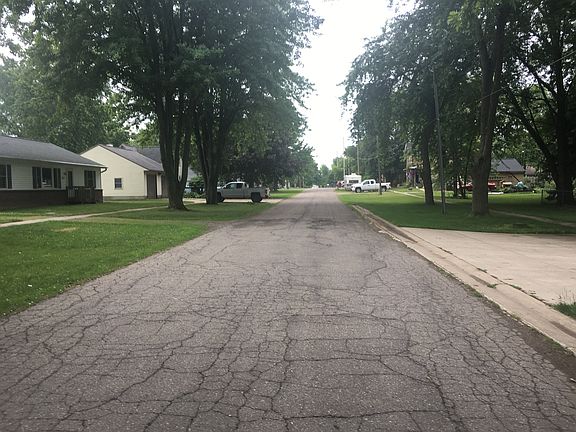 Exterior Neighborhood (street photo)