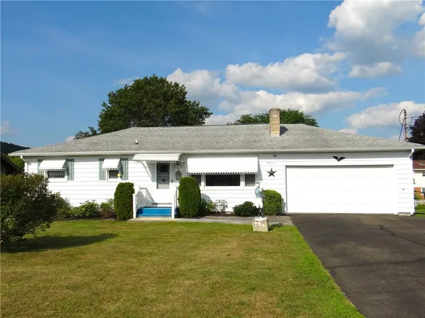 18 Crestview Dr W, Pine City, NY 14871