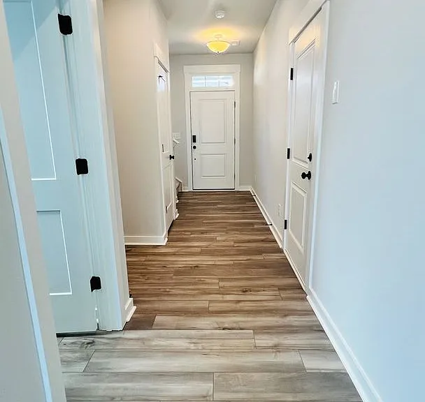 9505 Munsing Dr — Photo 2