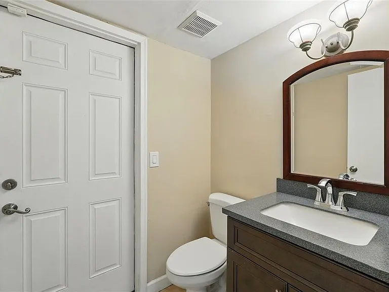 7925 Tumblestone Dr — Photo 20