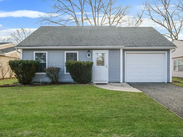 155 Laurance Lane, Ridge, NY 11961