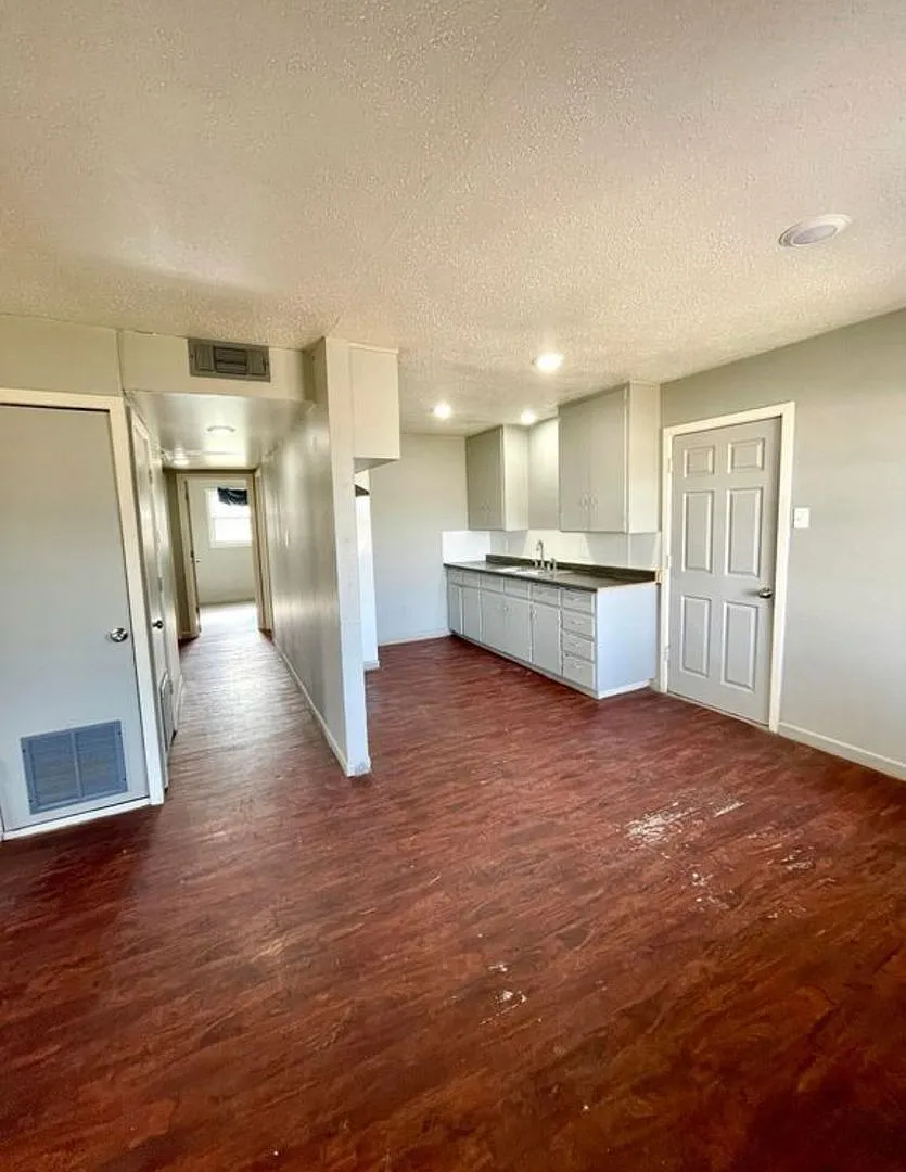 Sweet Home — Photo 3