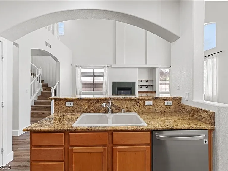 4905 Pounding Surf Ave — Photo 10