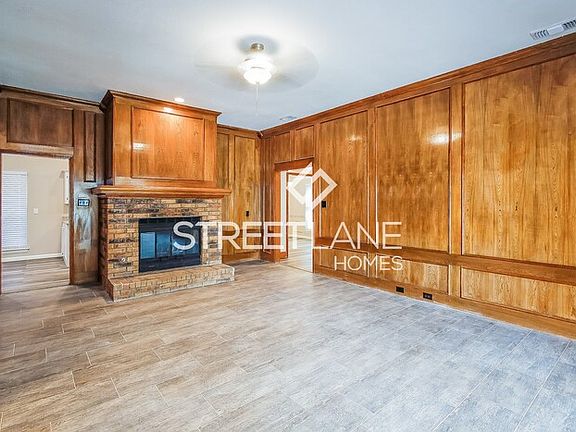 5th image of 233 Pebblecreek Dr