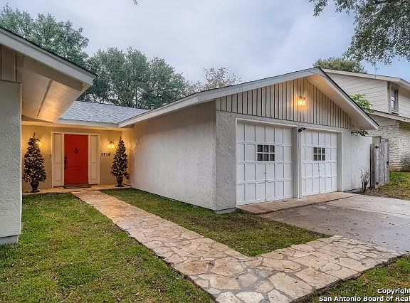 3rd image of 1714 Searcy Dr