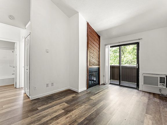 5th image of 2415 Spruce St APT 3