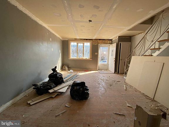 5th image of 5856 Newtown Ave