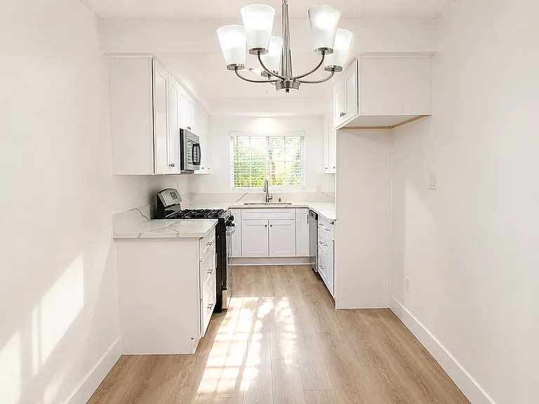 5947 Carlton Way #2 — Photo 4