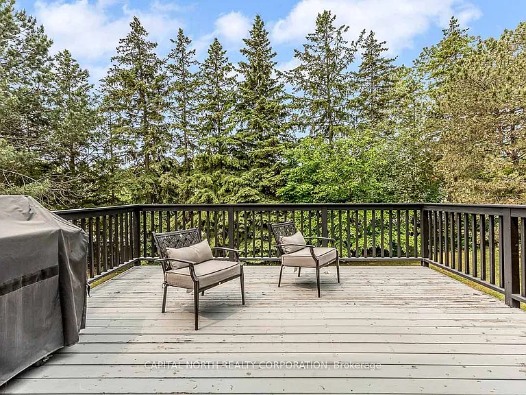 4 Prescott Ct — Photo 35