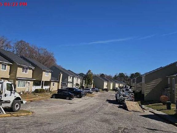 Exterior Neighborhood (street photo)