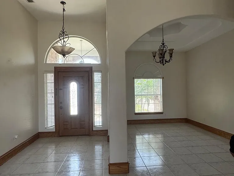 3403 Mockingbird Ave — Photo 4