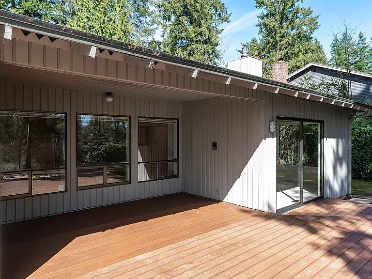 2213 Sahalee Dr W — Photo 23