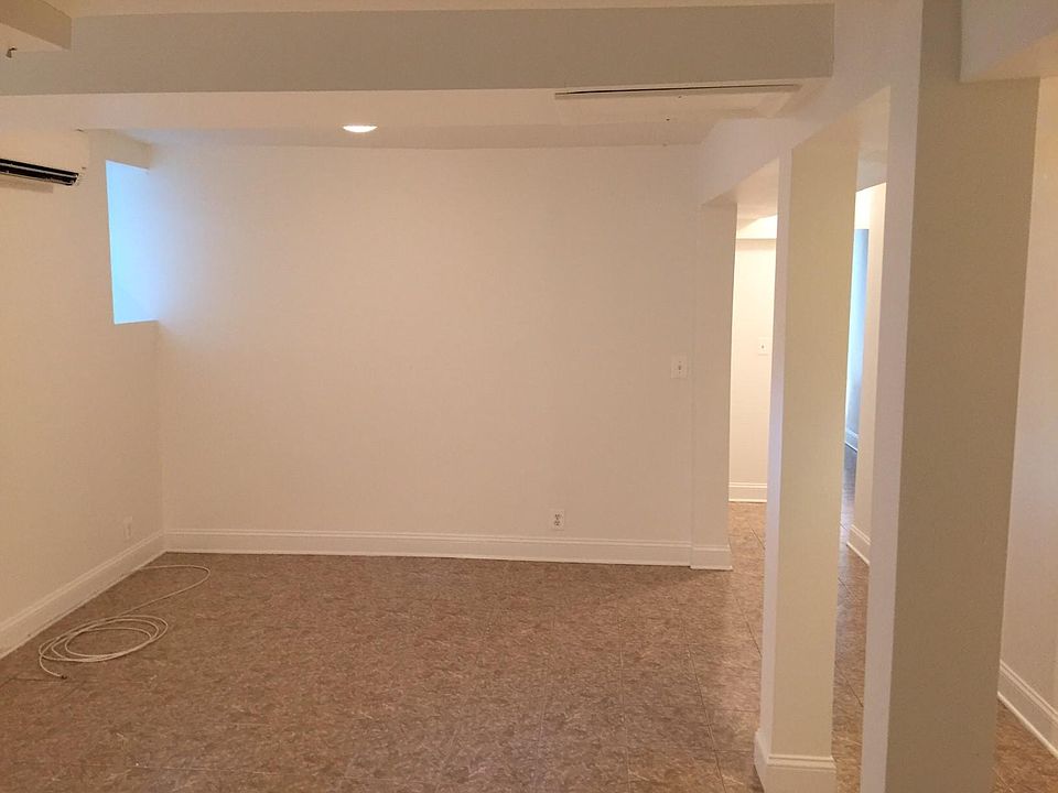 2nd image of 2-932 N Carolina Ave SE #2