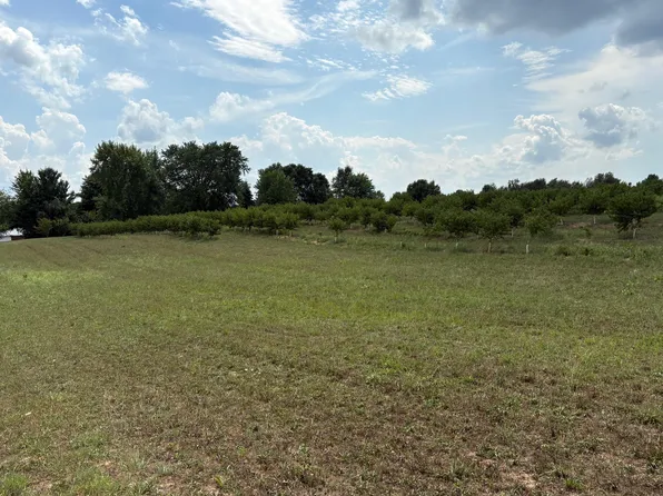 Vl S Arent Rd, Watervliet, MI 49098