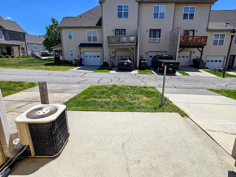 9819 Layla Ave — Photo 34