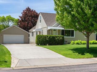 9548 Clinton Ave S, Bloomington, MN 55420