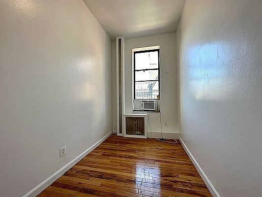 4th image of 56 Ludlow St #18