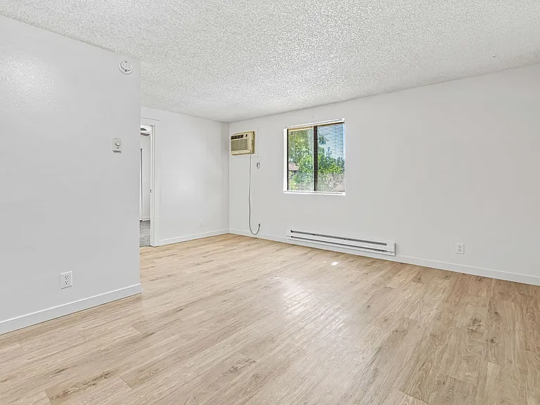 Roosevelt Apartments — Photo 2