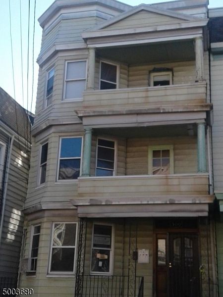 1st image of 300 New York Ave