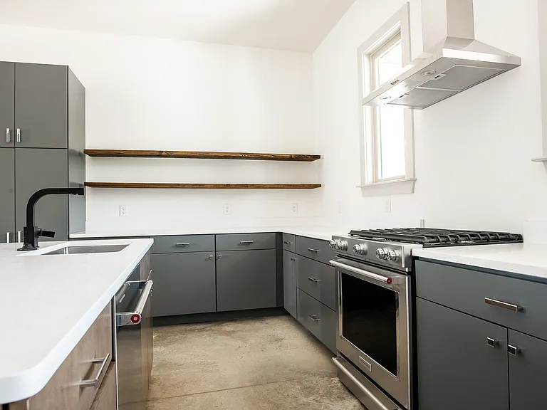 109 Stringer St #101 — Photo 33
