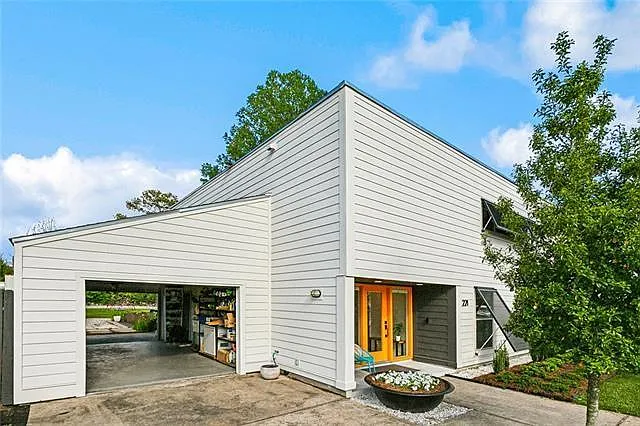 3 bed, 1822 sqft, $4,400 — Photo 2