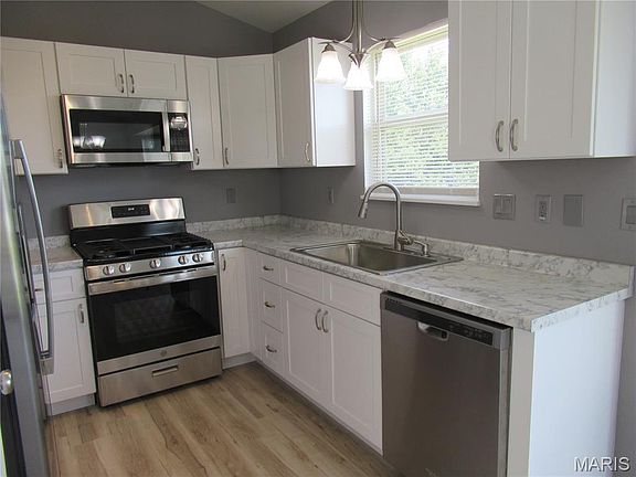 4th image of 322 Stone Village Dr