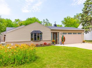 113 Vernon Dr, Bolingbrook, IL 60440