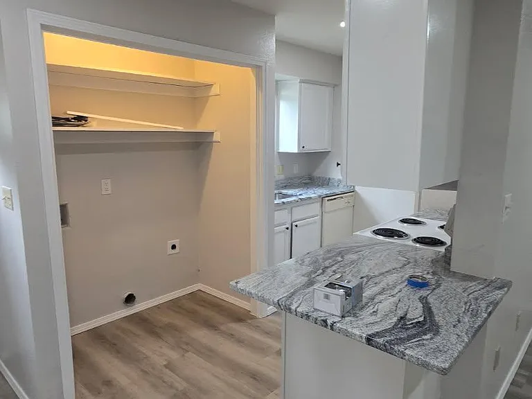2364 Heatherfield Ln — Photo 2
