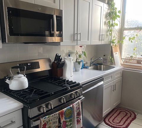 3rd image of 337 9th St #3R