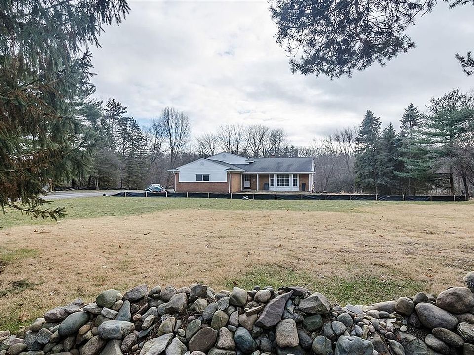 1st image of 2781 Daleview Dr