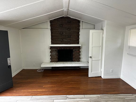 4th image of 3056 N H St Unit A