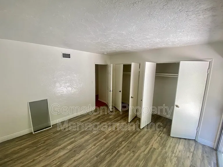 5220 Joan Ct — Photo 14