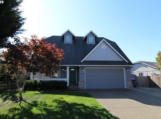 848 Meadow Dr, Molalla, OR