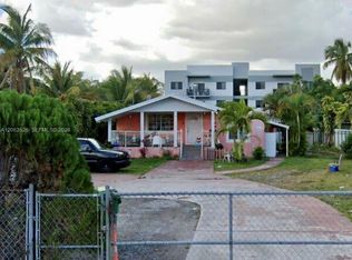 House in Miami - View 2