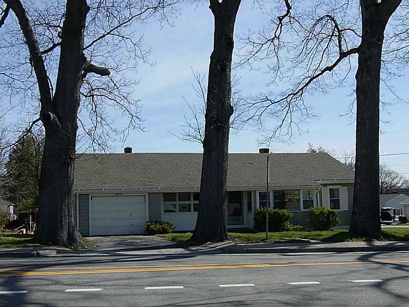 1st image of 1445 Douglas Ave