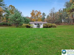 139 Johnny Bee Rd, Dingmans Ferry, PA 18328