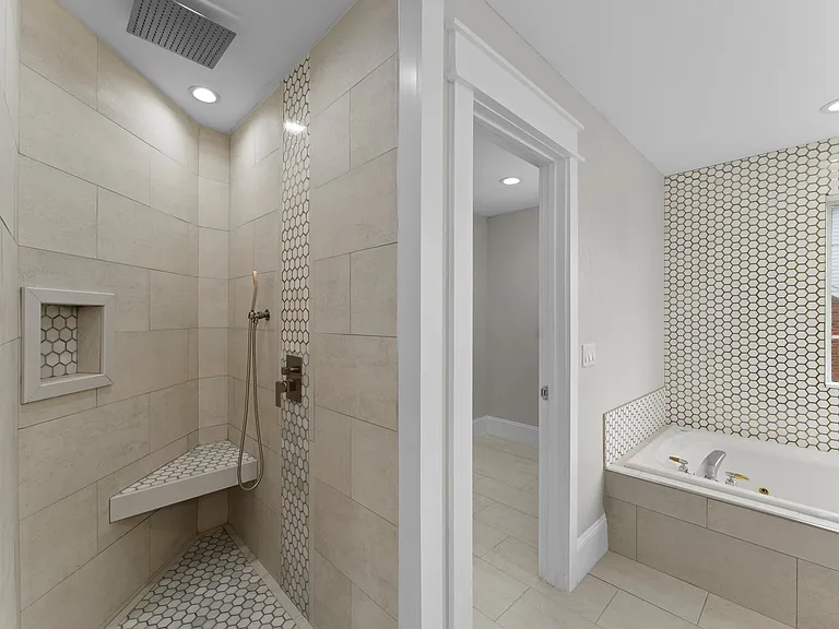 2407 Country Club Dr — Photo 9