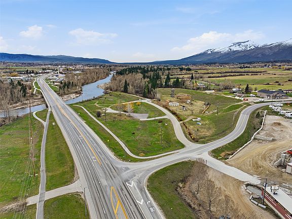 3rd image of 464 Old Bridge Rd