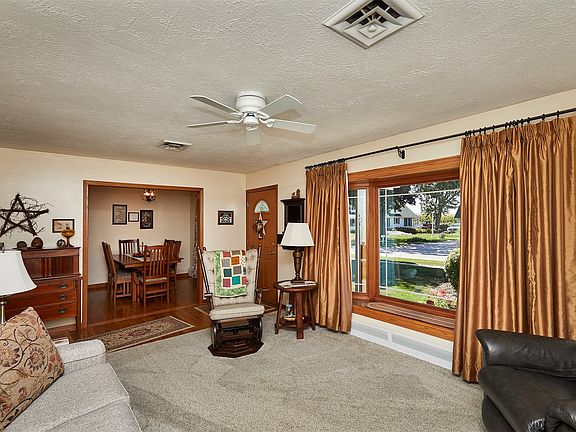 5th image of 1306 Country Club Rd