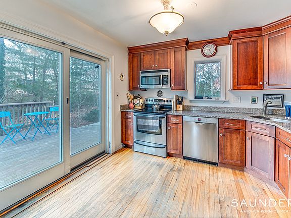 3rd image of 22 McElnea St