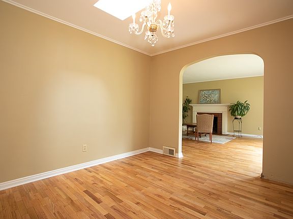4th image of 2150 Pioneer Dr