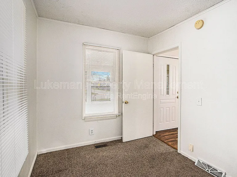 527 Idaho Ave — Photo 6
