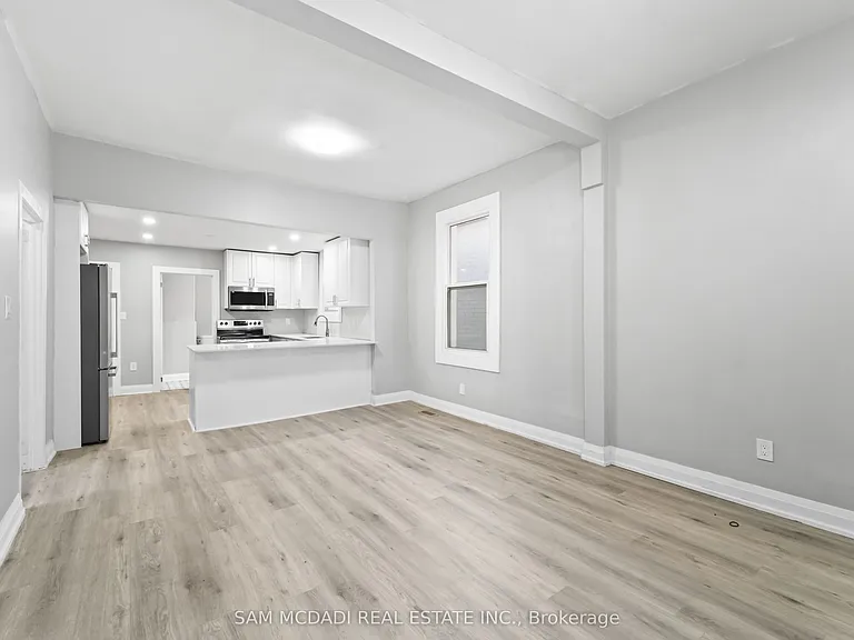 266 Beach Rd — Photo 18