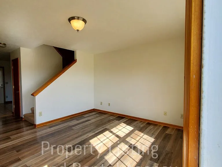 121 Hughes Rd — Photo 5