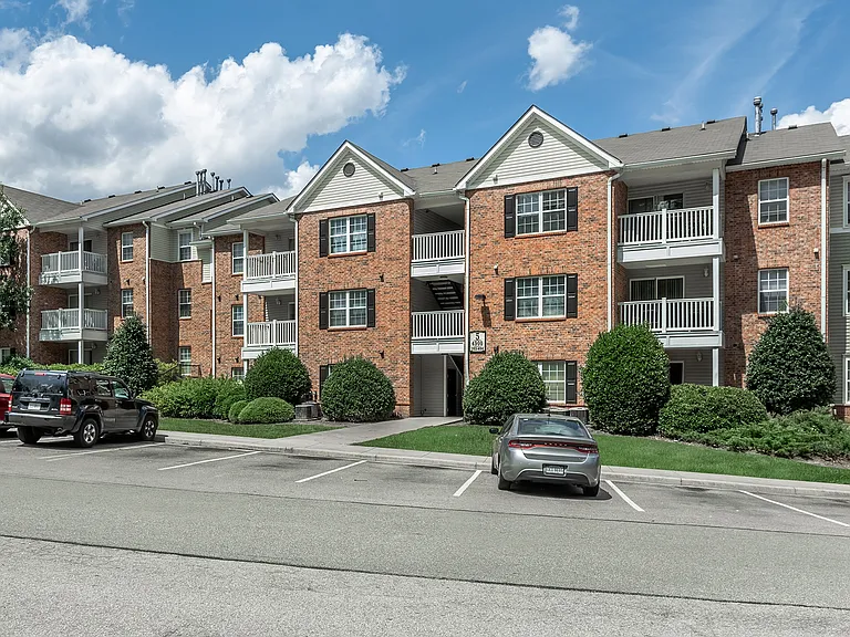 Overlook at Falling Creek Apartment Homes — Photo 27